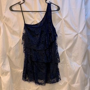 ⭐️ NWOT Navy Blue One Shoulder Lace tired lined top size S Blouse Spring Summer